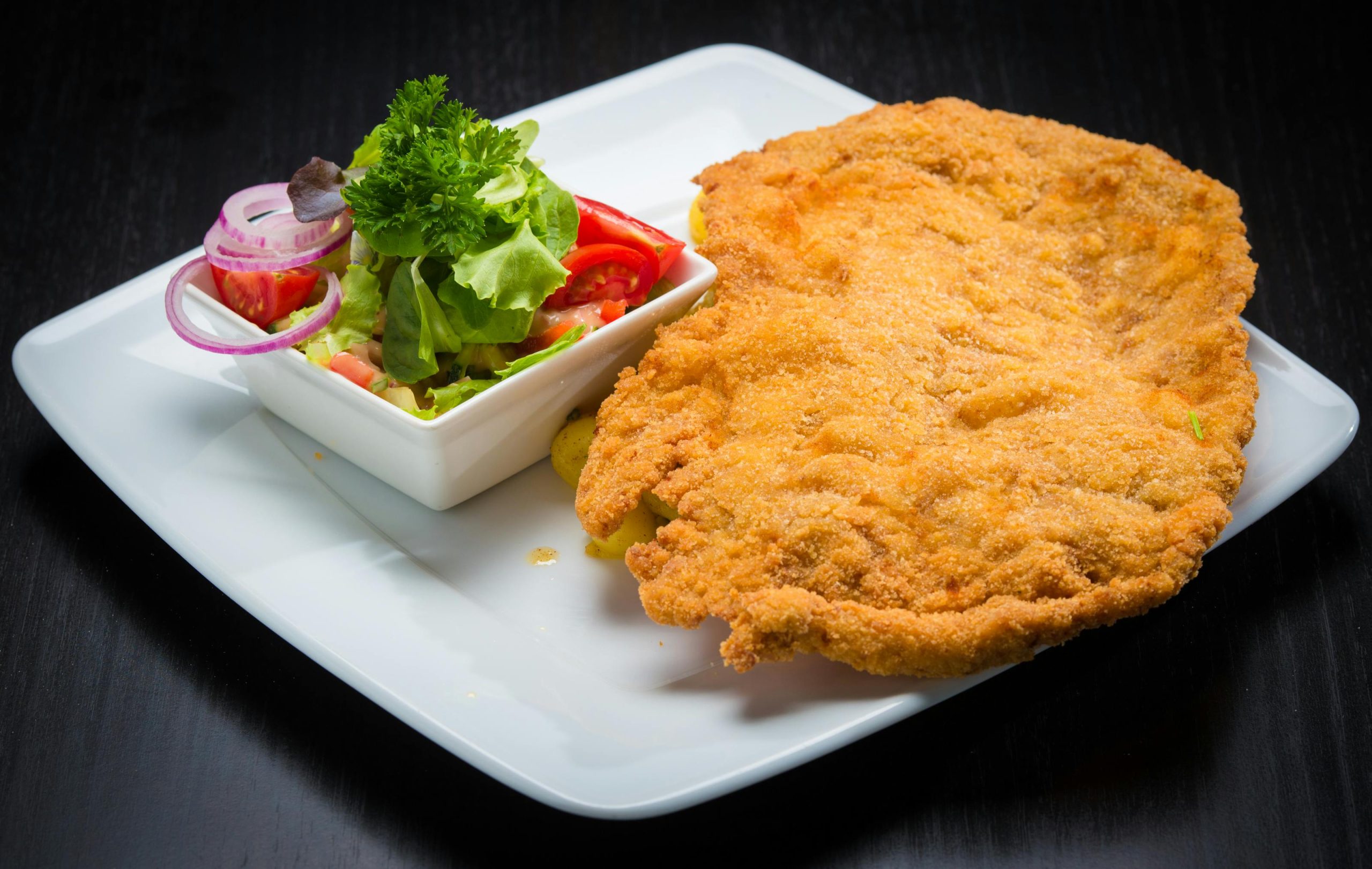 El Secreto de un Campeón: Cómo Viaja el Mejor Cachopo de Asturias a tu Domicilio
